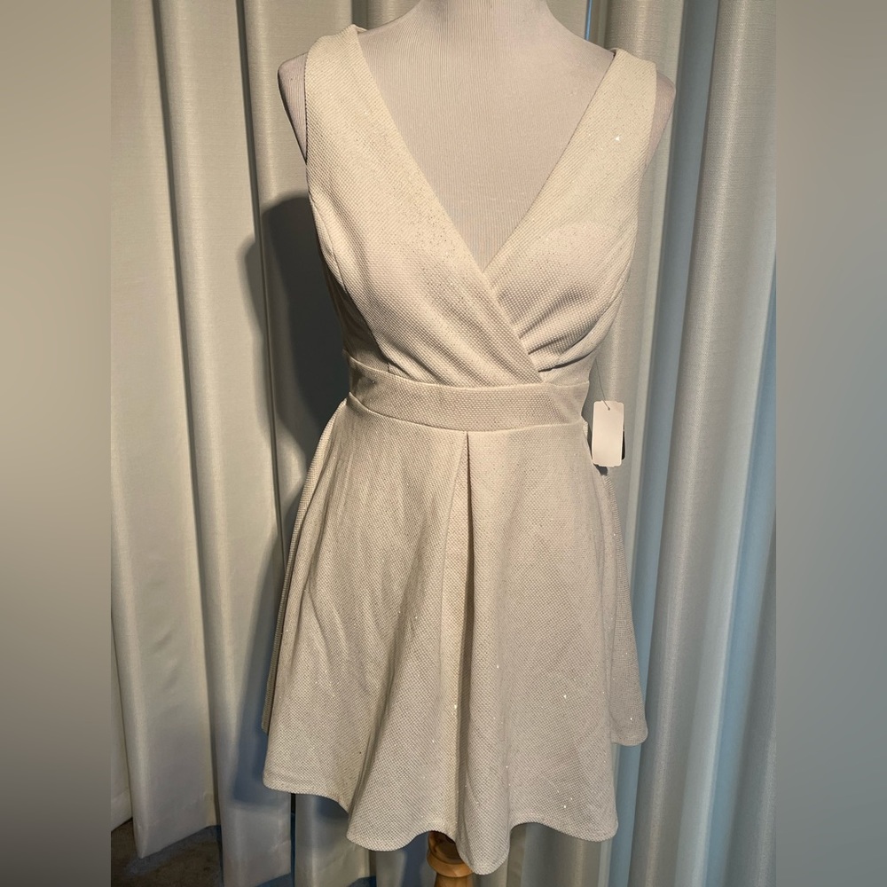 Speechless offwhite/gold glitter dress. NWT. Perfect for homecoming!